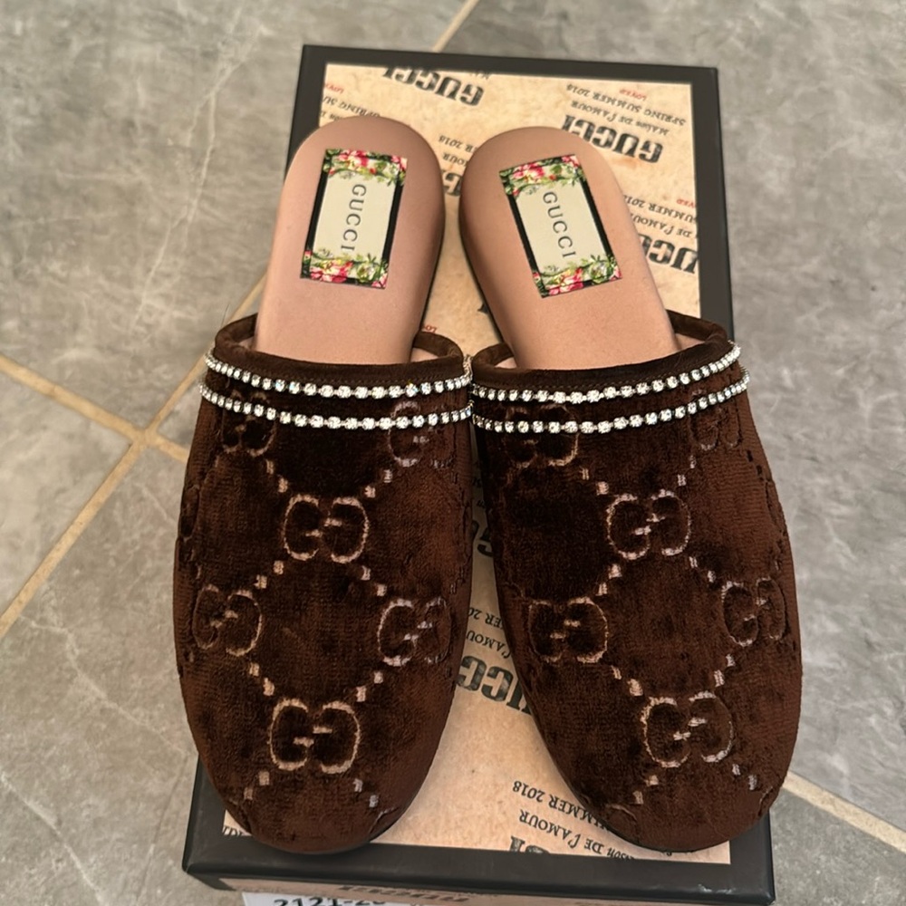 Gucci women’s brown rhinestone slip on flats shoes new